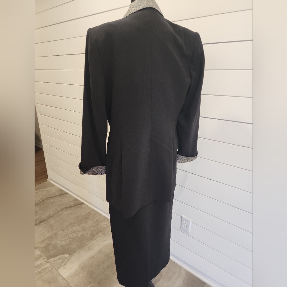 Sophisticated Black and Silver Long Sleeve Dress - Picture 8 of 9